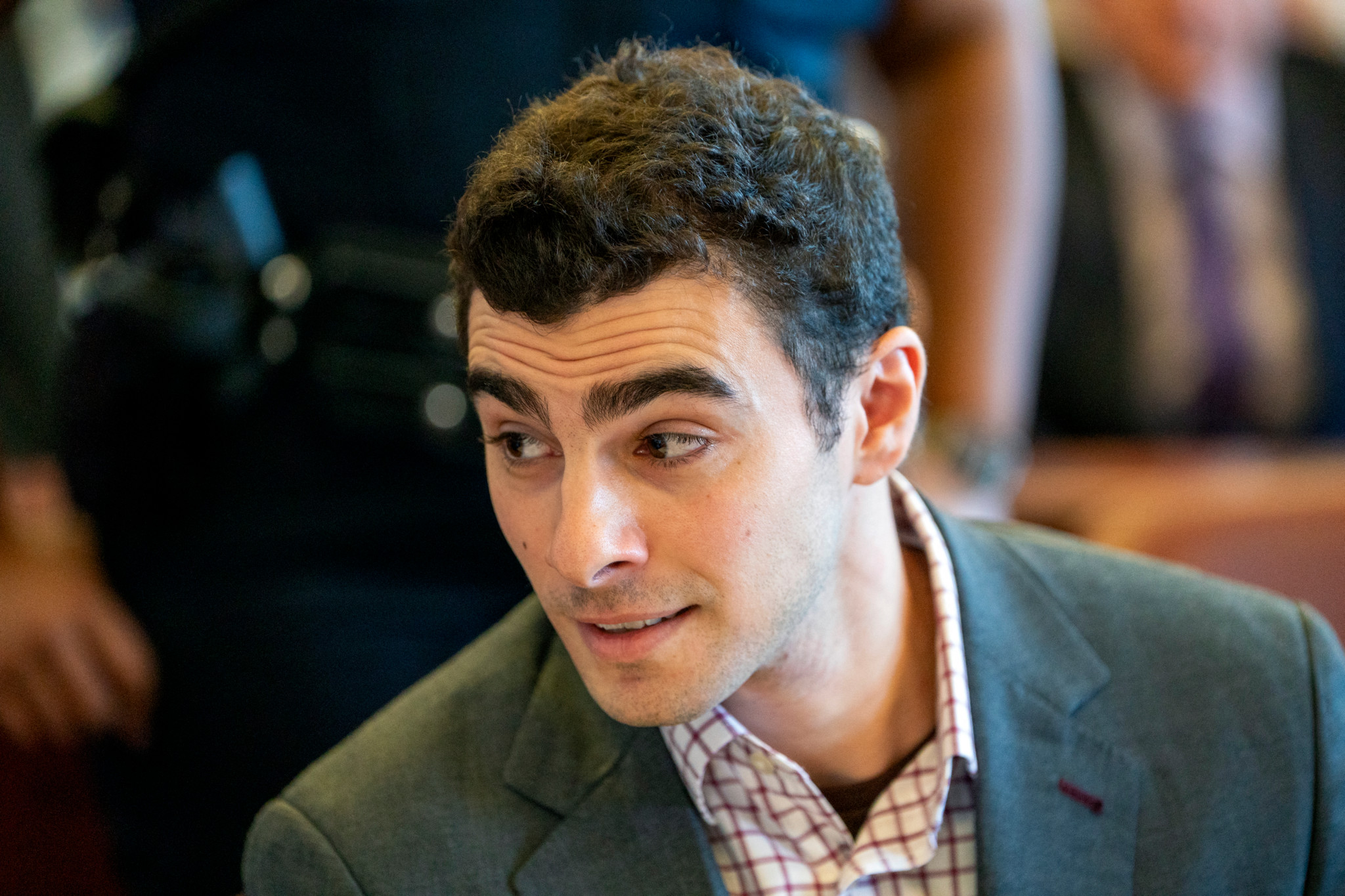 Luigi Mangione während einer Anhörung zur Unterdrückung von Beweismitteln im Manhattan Criminal Court am 1. Dezember 2025.